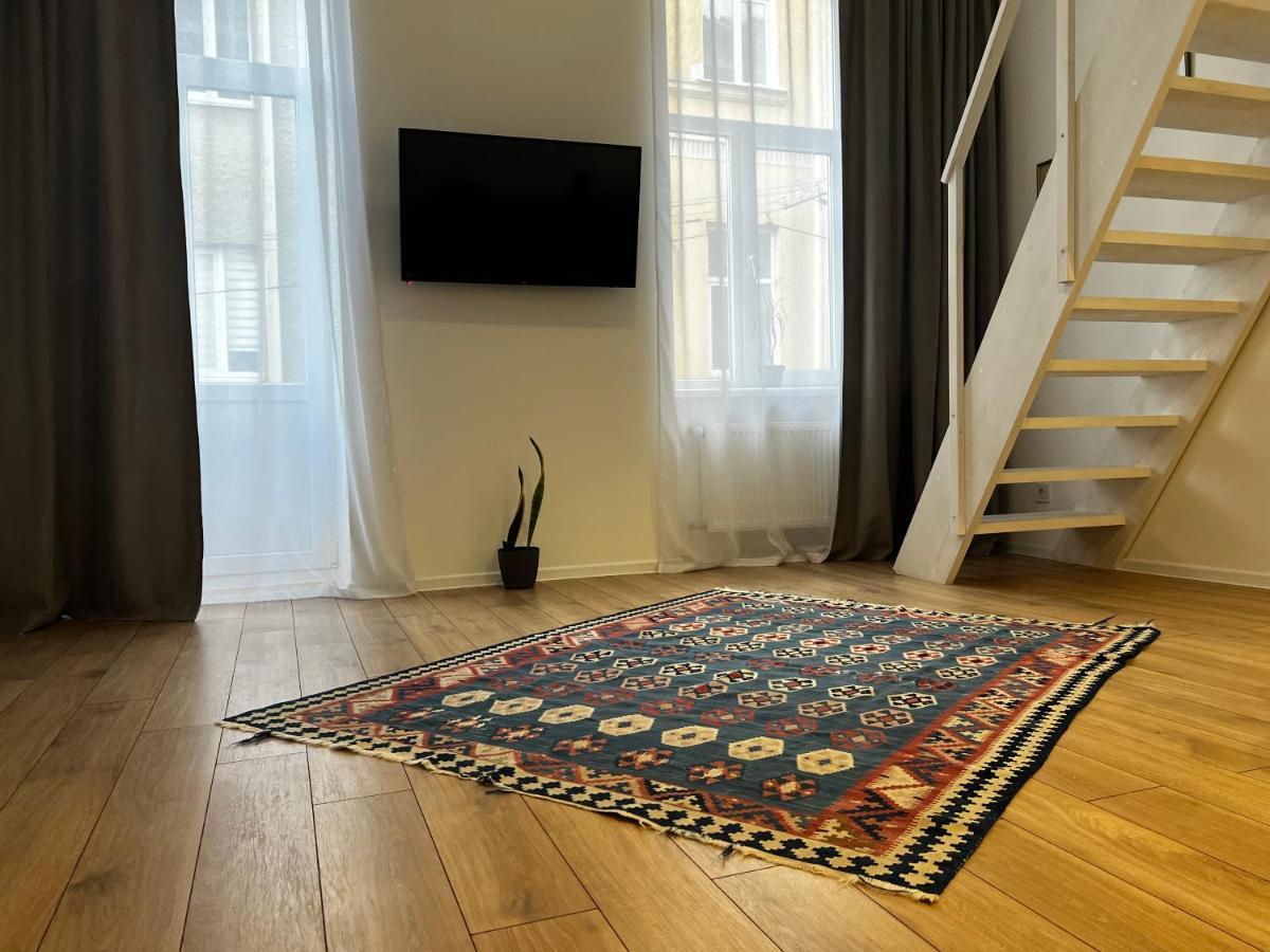 Apartment Lesya Kurbasa Lviv Eksteriør bilde