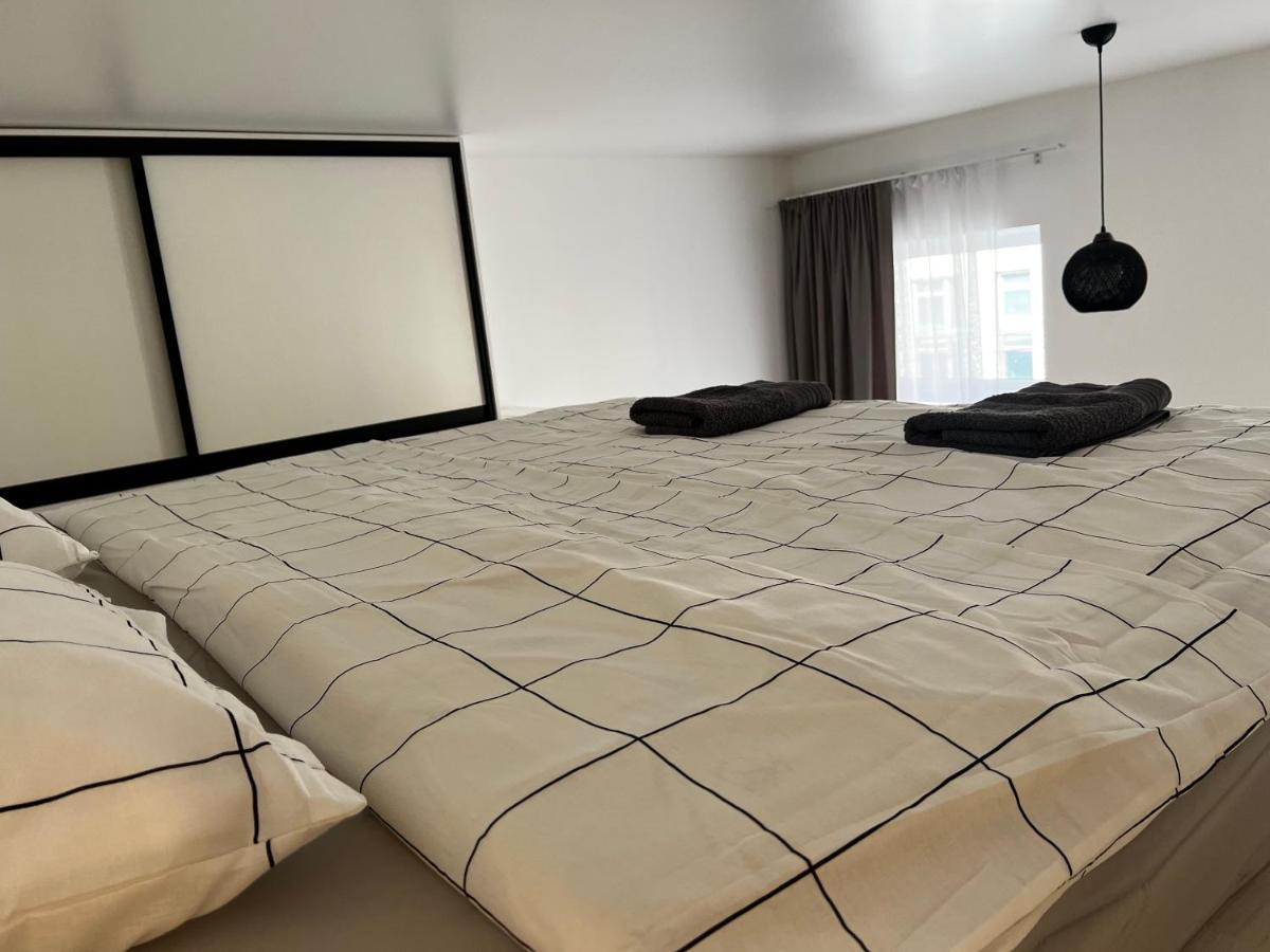 Apartment Lesya Kurbasa Lviv Eksteriør bilde