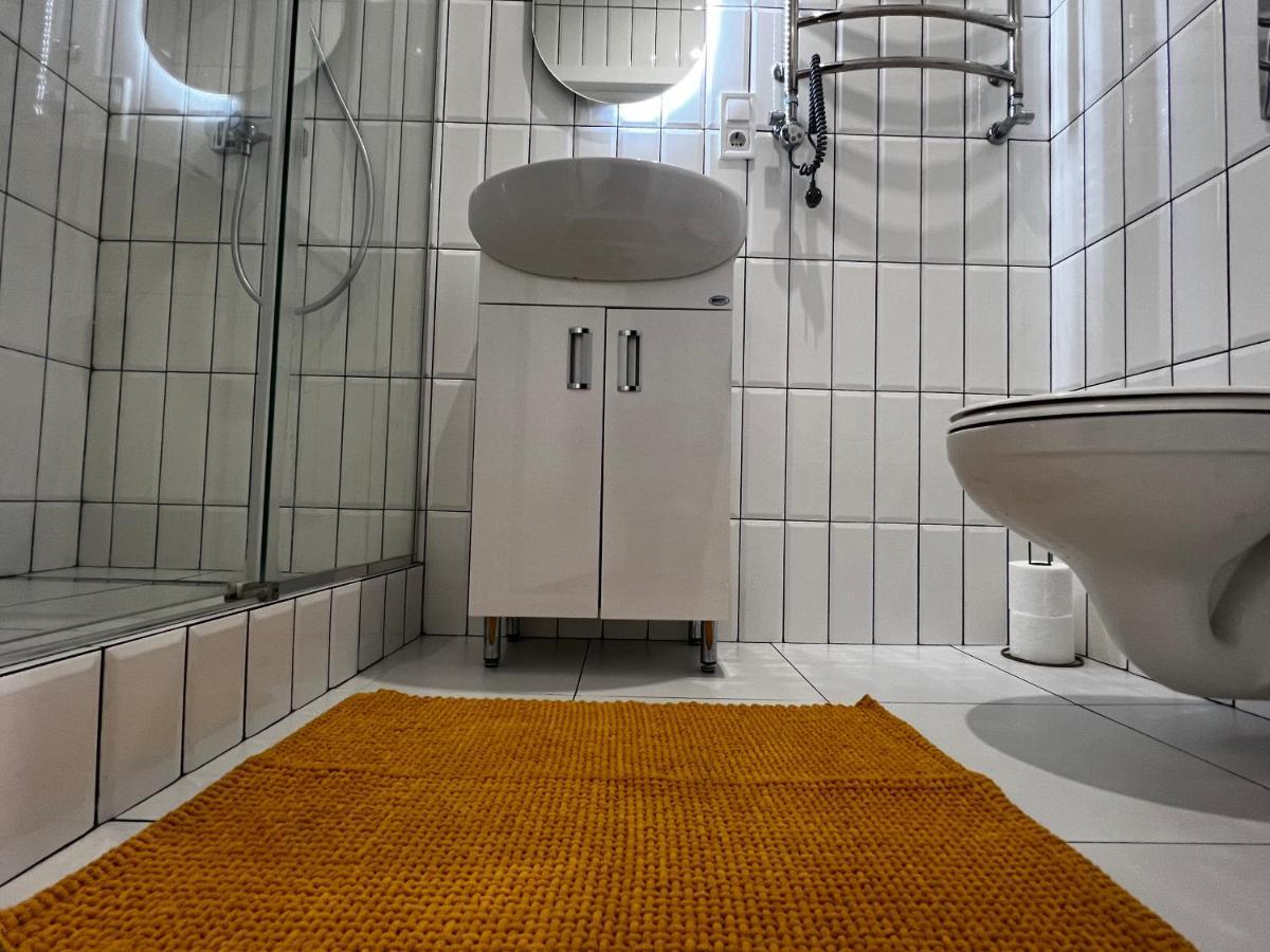 Apartment Lesya Kurbasa Lviv Eksteriør bilde